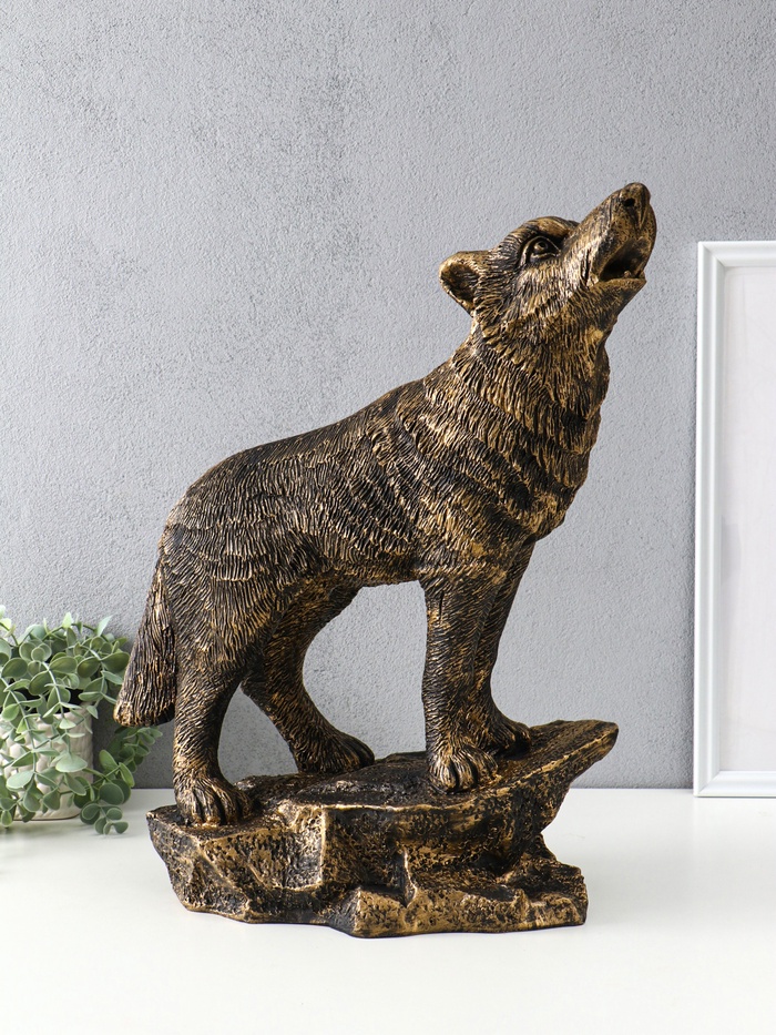 Фигура полистоун «Волк на скале», 50×37×22 см, под бронзу - Фото 1
