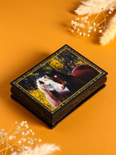 Шкатулка для украшений «Пара лошадей», 10×14 см, лаковая миниатюра