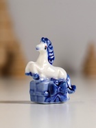 Фигурка керамика «Лошадка с подарком», бело-синий, 4.1×2.6×4 см, МИКС - Фото 4