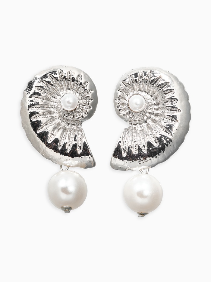 Серьги жемчуг «Ракушка», белые в серебре