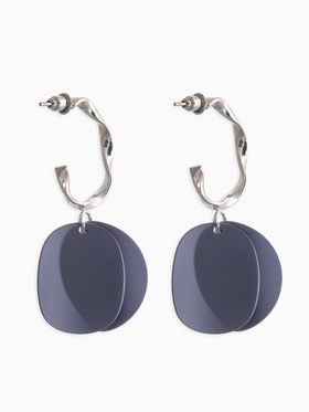 Серьги «Лепесточки на кольце», серые в серебре