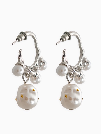 Серьги-кольца с жемчугом «Бусинки в крапинку», белые в серебре