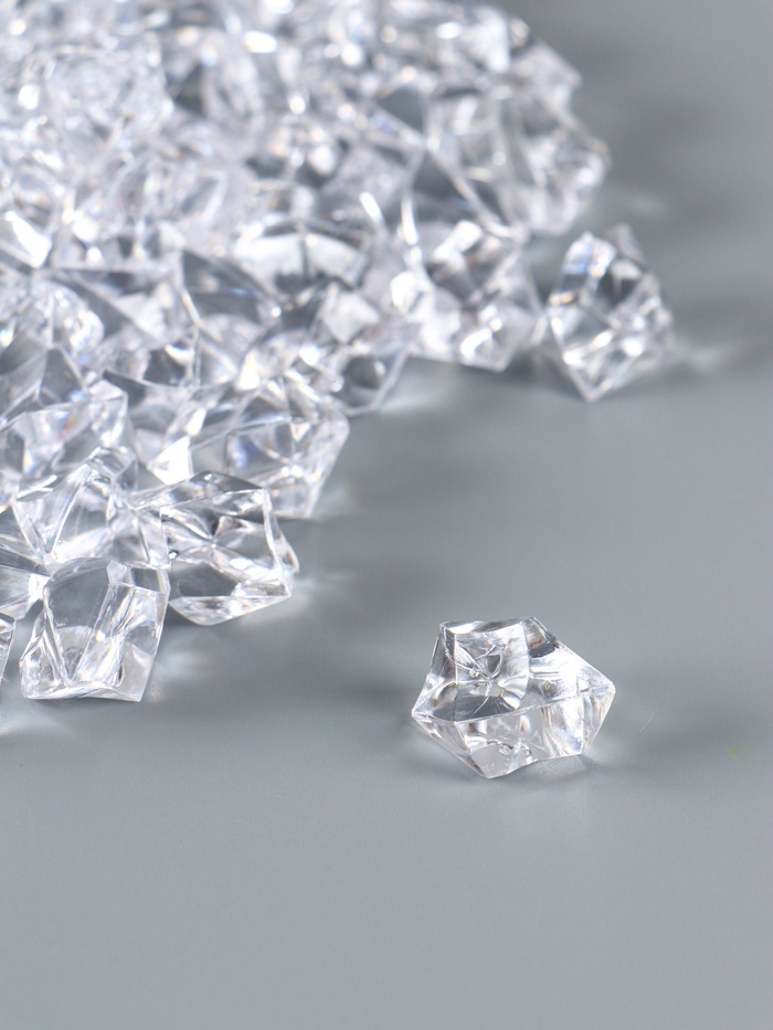 Декор искусственный лёд из пластика «Льдинка», 25×18 мм, набор 260 шт., 440 г, прозрачный - Фото 1