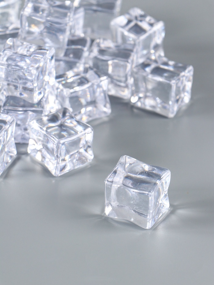 Декор искусственный лёд из пластика «Льдинка», 27 мм, набор 20 шт., 330 г, прозрачный - Фото 1