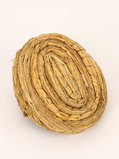 Гнездо для птиц плетёное, 15×10×10 см, полузакрытое, солома