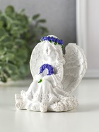 Фигурка полистоун «Девочка-ангел с венком из лаванды», белый с фиолетовым, 8×6×8.5 см - фото 58057101