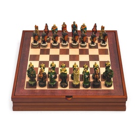 {{photo.Alt || photo.Description || 'УЦЕНКА Шахматы сувенирные «Робин Гуд», h короля-8 см, h пешки-6 см, 36×36 см'}}