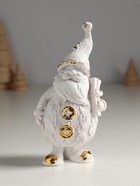 Фигурка «Дед Мороз с подарком», 16×8.5×6.5 см, белый с позолотой - Фото 1