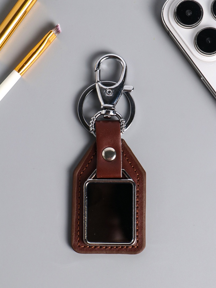 Брелок для ключей под нанесение «Бейдж», с карабином, размер окна 3.2×2.5 см, коричневый, 11×4×0.7 см - Фото 1