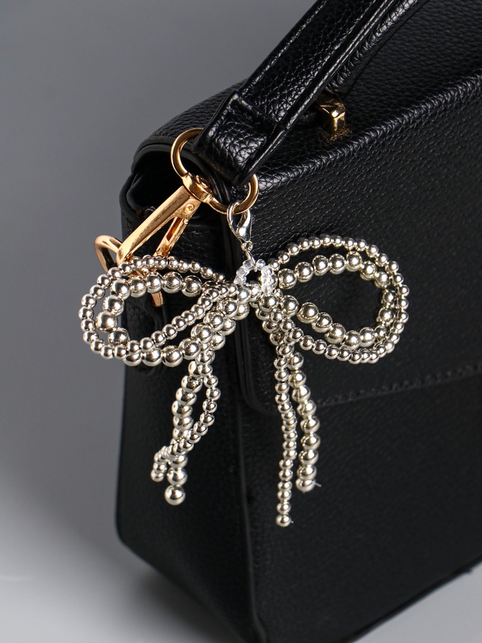 Брелок для ключей на карабине «Двойной бант», под серебро, на сумку, рюкзак, бусины d=0.4 и 0.5 см, 11.5×9.5×1 см - Фото 1