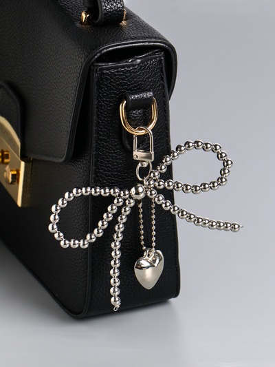 Брелок для ключей на карабине «Бант и сердце», на сумку, рюкзак, под серебро, бусины d=0.5 см сердце 2.7×3×1.5 12×12×1.5 см