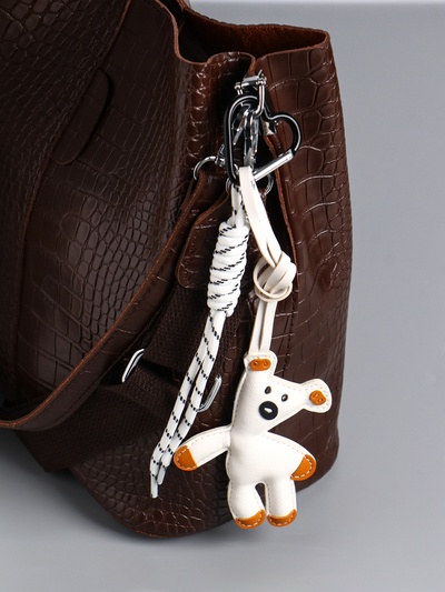 Брелок для ключей на карабине кожзам, текстиль «Медведь», на сумку, рюкзак, белый, с узлом, 27×8.8×1.5 см