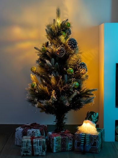 УЦЕНКА Ёлка светодиодная «Пушистая» 120 см, диаметр нижнего яруса 70 см, 100 веток, 8 режимов