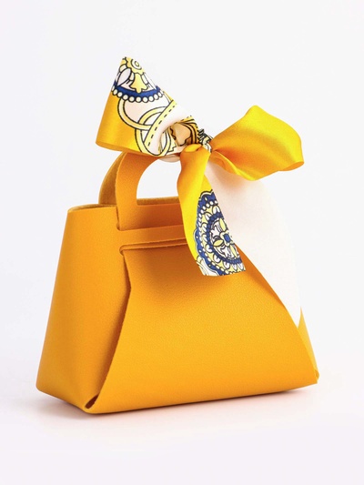 Кожаная подарочная сумочка для бижутерии и сувениров, жёлтая с бантом (лента), 13×12×5.5 см