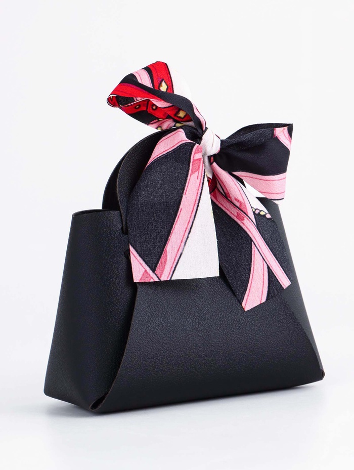 Кожаная подарочная сумочка для бижутерии и сувениров, чёрная с бантом (лента), 13×12×5.5 см - Фото 1
