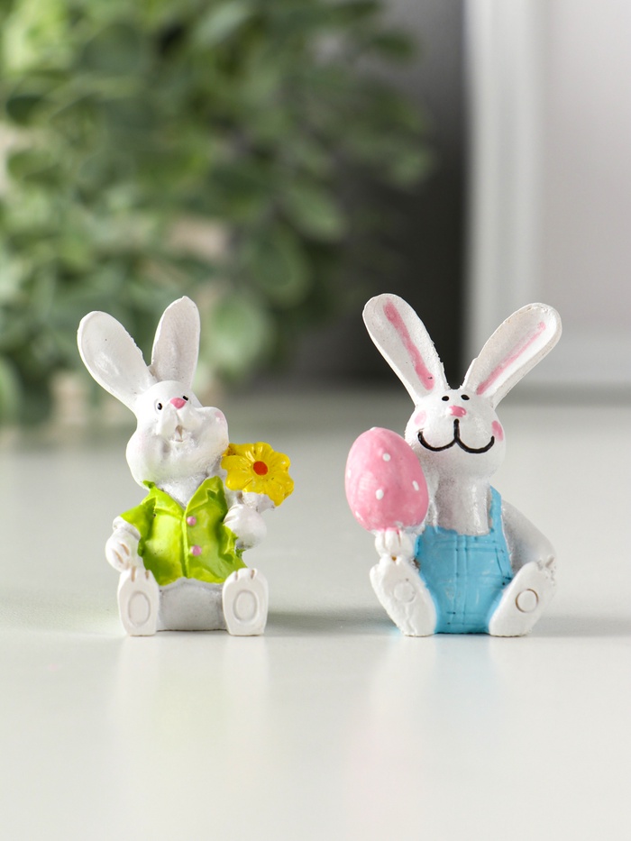 Фигурка полистоун «Белый зайка с яйцом/букетом», 2.2×3×4.2 см, МИКС - Фото 1