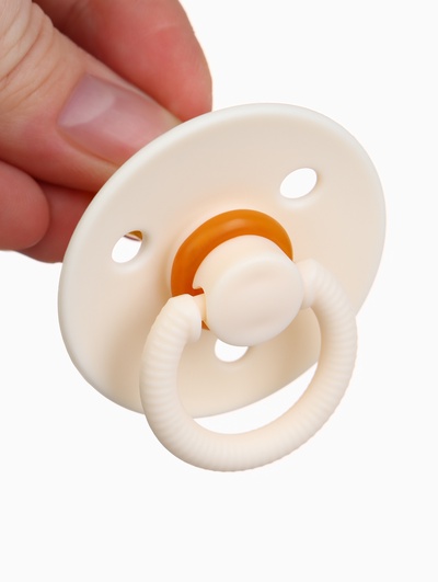 Соски-пустышки, от 0 мес., латекс, классические, в контейнере, набор из 2 шт., айвори/серо-зелёный, M&B