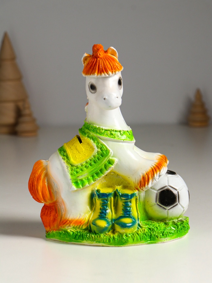 Копилка для денег «Лошадь с мячом», гипс, 16.5×14×7.5 см, белый