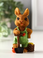Фигурка полистоун «Зайчик-огородник с корзиной с урожаем», 4.8×3.2×9 см, МИКС - фото 59415563