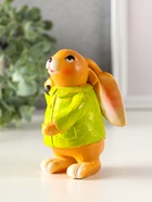 Фигурка полистоун «Зайчик с лопатой, в зелёном пальто», 6×7.5×9.5 см - фото 809290742 Фигурка полистоун «Зайчик с лопатой, в зелёном пальто», 6×7.5×9.5 см - фото 809290742