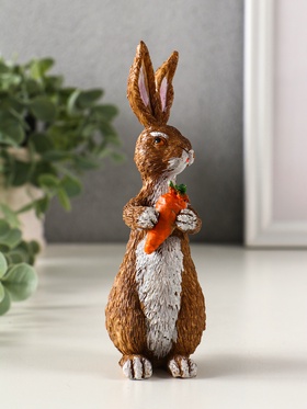 Фигурка полистоун «Кролик с морковью», 4.7×5×15 см