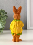Фигурка полистоун «Заяц в вязанном свитере с охапкой моркови», 6.5×6.5×15.5 см - фото 809290767 Фигурка полистоун «Заяц в вязанном свитере с охапкой моркови», 6.5×6.5×15.5 см - фото 809290767