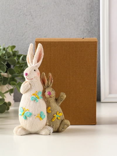 Фигурка полистоун «Зайка с зайчонком вязанные с бабочками, цветами», 5×9.8×15 см