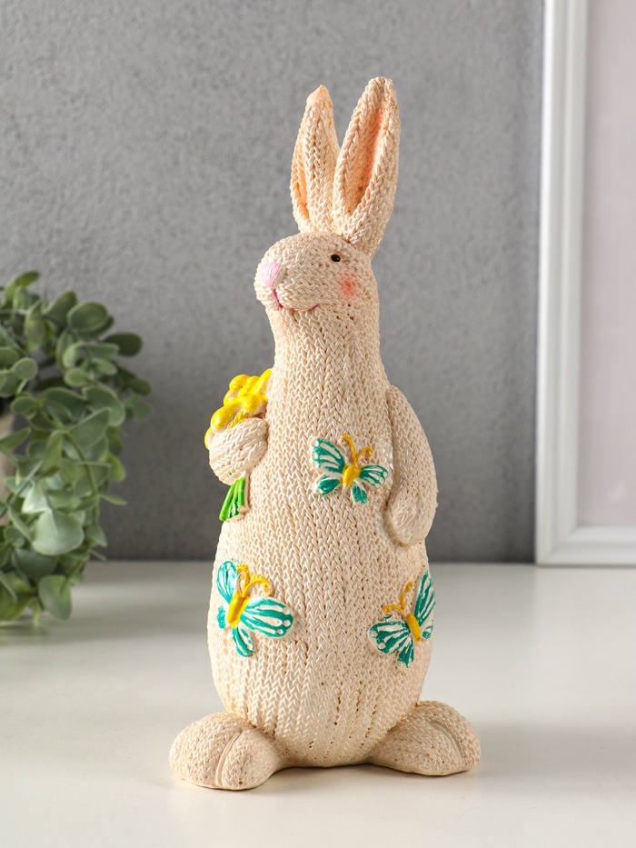 Фигурка полистоун «Зайка вязанный с букетом цветов», 8×10.5×23 см