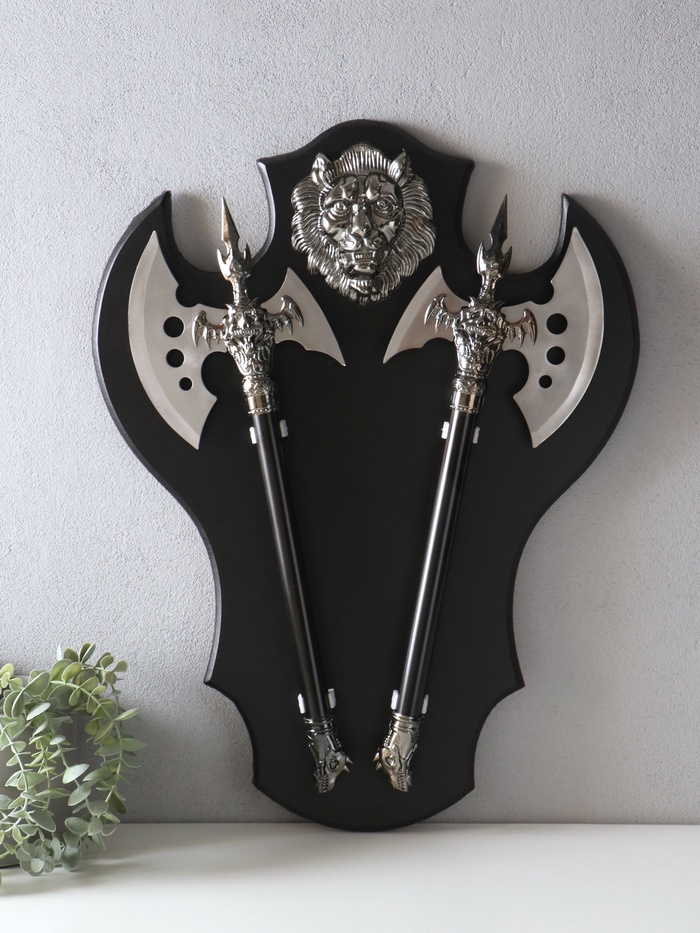 УЦЕНКА Сувенирное оружие « Топоры» на планшете со львом, 45×57 см - Фото 1