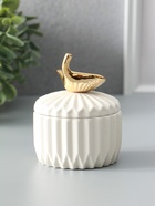 Шкатулка керамика "Золотой лист Гинкго" белая 8х8х10 см - фото 809309850