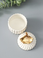 Шкатулка керамика "Золотой лист Гинкго" белая 8х8х10 см - фото 809309852