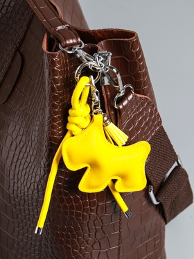 Брелок для ключей на карабине кожзам «Терьер», с узлом, жёлтый, на сумку, рюкзак, 14×8×1.2 см