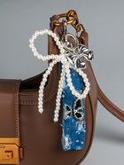 Брелок для ключей на карабине с джинсовым ремешком «Жемчужный бант и бабочка», бусины d=0.5 см, на сумку, рюкзак, 15×10.5×1 см - Фото 1