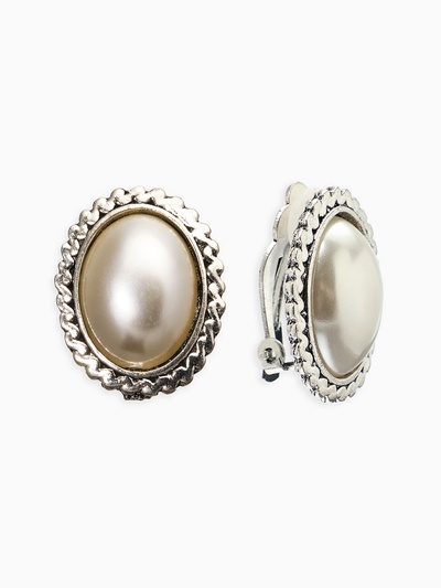 Серьги клипсы для ушей QF «Жемчужный овал», белая в чернёном серебре