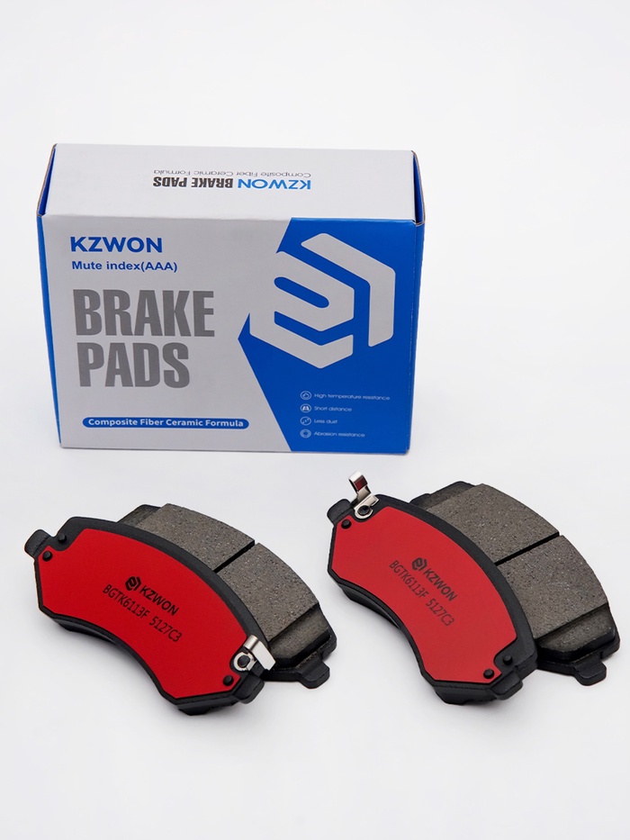 Тормозные колодки (передние) Chrysler Voyager 3.3L 5019984AA BGTK6113F - Фото 1