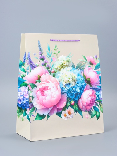 Пакет подарочный ламинированный «Красота и нежность» 26×12×32 см