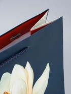 Пакет подарочный ламинированный «Белая магнолия» 26×12×32 см - фото 119371808