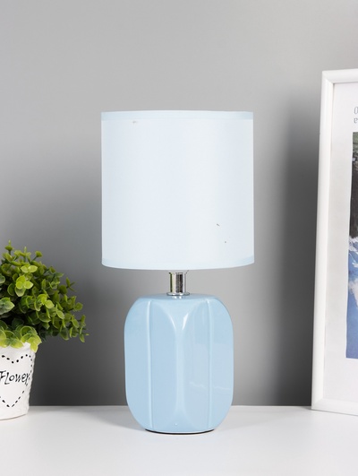 УЦЕНКА Настольная лампа «Арон» Е14 40 Вт голубой 13×13×25 см RISALUX