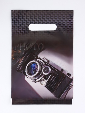 Пакет подарочный «Кадр», полиэтиленовый с вырубной ручкой, 20×30 см, 30 мкм (100 шт)