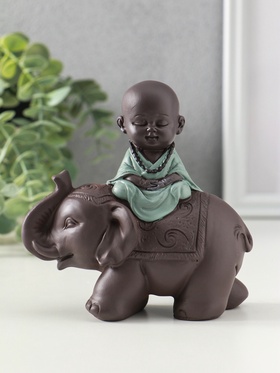 Сувенир полистоун "Маленький будда на слоне" зелёно-коричневый 5,5х12х12 см