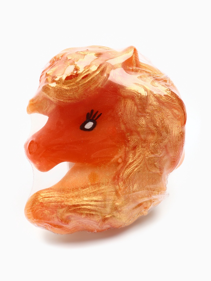 Новогоднее мыло ручной работы глицериновое «Символ года» золотистая лошадь, 50 г - Фото 1