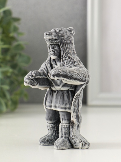 Фигурка «Шаман в шкуре медведя», 11 см