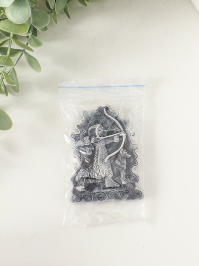 Магнит на холодильник «Охотник с луком (барельеф)», 8 см