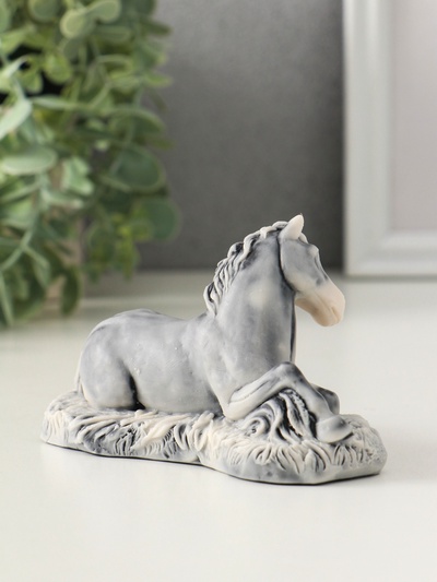 Фигурка «Лошадь лежащая», 7 см