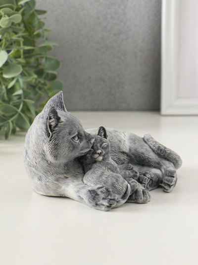 Фигурка «Кошка с котёнком лежит», 8 см