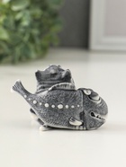 Фигурка «Кот с большой рыбиной», 4.8 см - фото 809343594