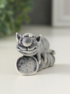 Фигурка «Кот лежит на колбасе», 4.2 см