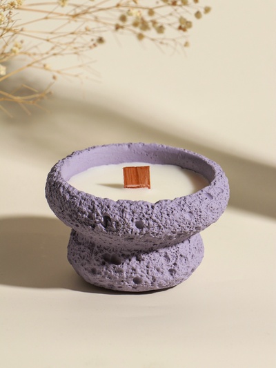 Свеча в подсвечнике вулканическом «Чаша», деревянный фитиль, сиреневая, 9.3×9.3×5.5 см