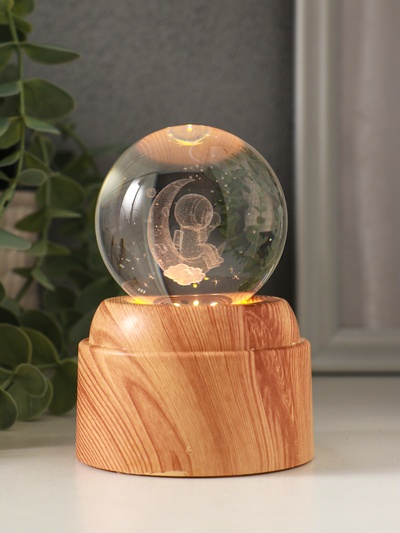 Световая фигурка стекло «Шар. Голограмма: Космонавт на месяце», 6×LED, d=6 см, крутится, USB, 7×7×10 см
