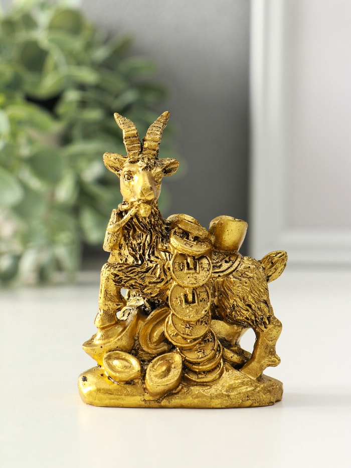 Нэцкэ фигурка полистоун «Козёл с китайскими монетами и золотыми слитками», под бронзу, 4.2×7×9.4 см - Фото 1